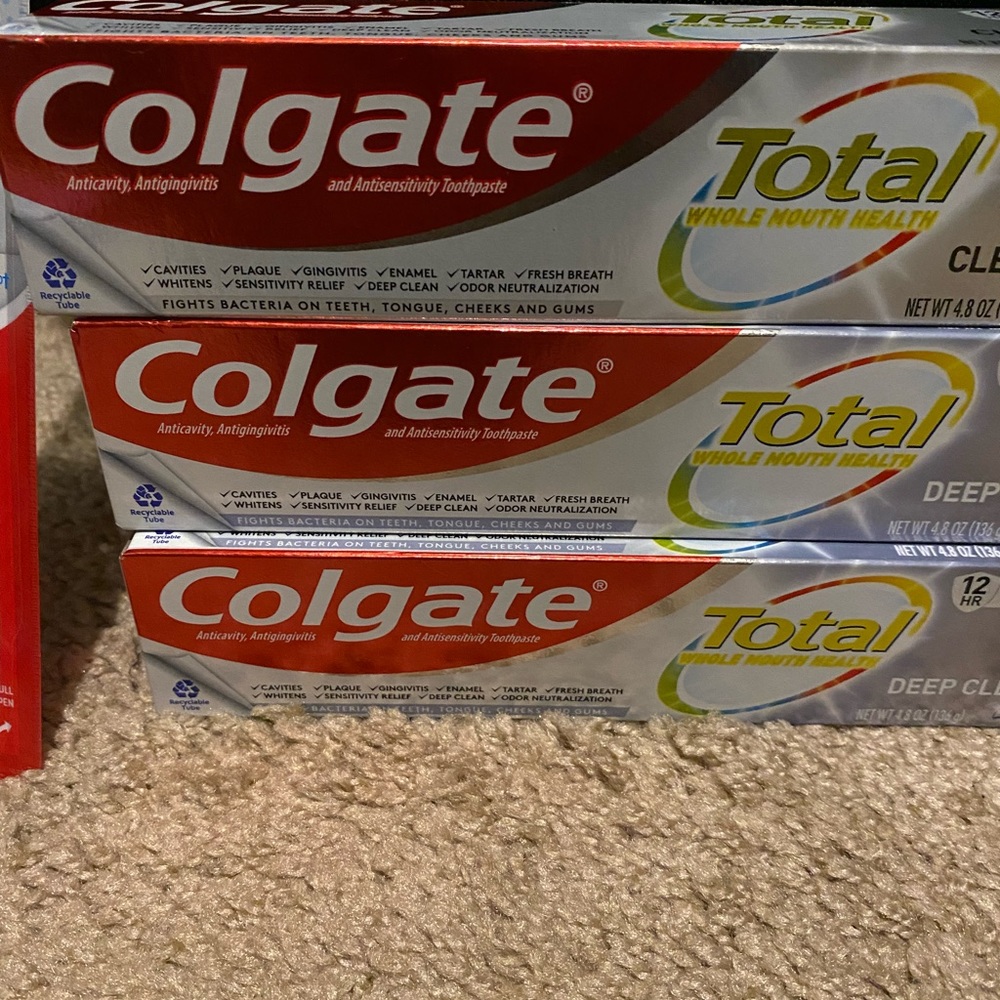 Colgate Bundle - Picture 2 of 4